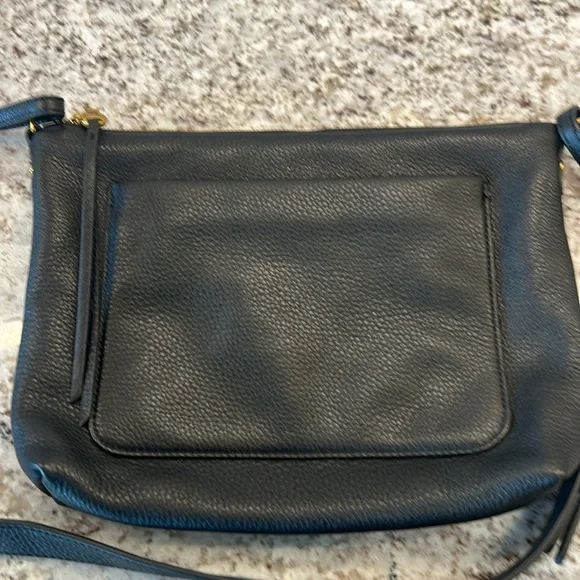 HOBO black pebbled leather crossbody bag w/ adjustable 24-27 in strap - Picture 3 of 8